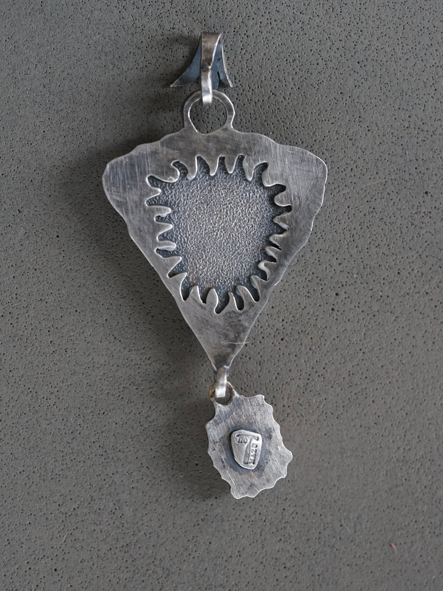 Romantic love, super 7 and sapphire pendant