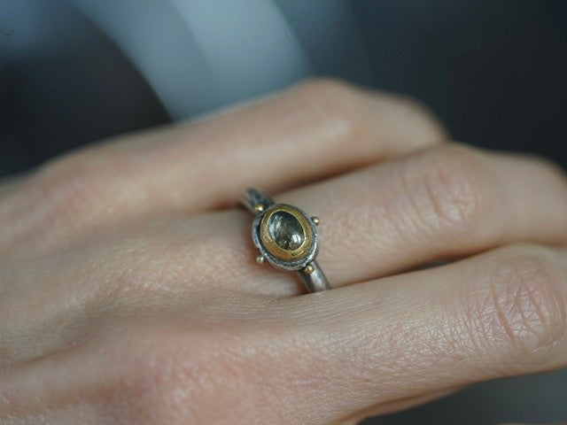 Green sapphire direction ring, size 6.25,