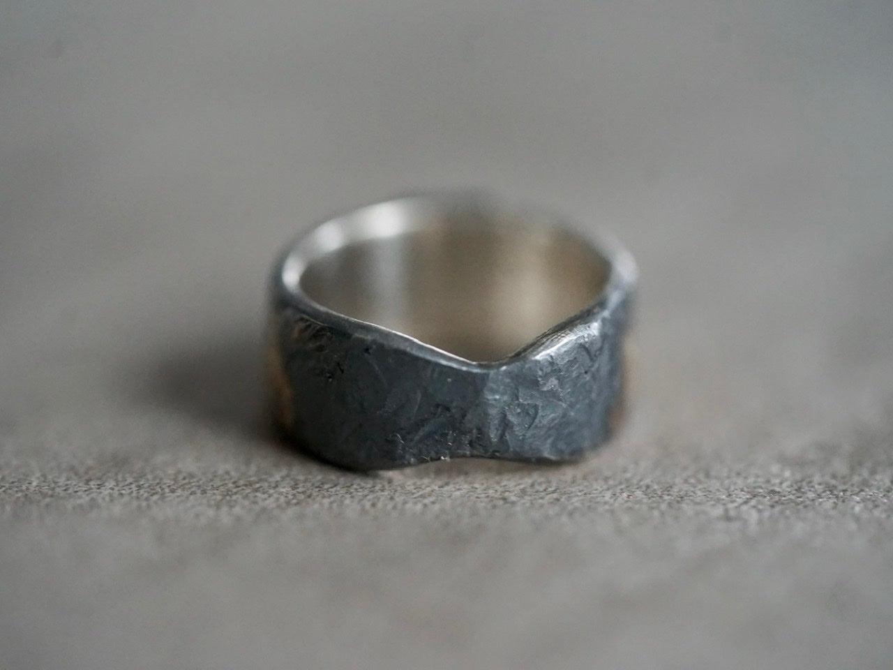 22k gold and teal sapphire ring, size 6.75