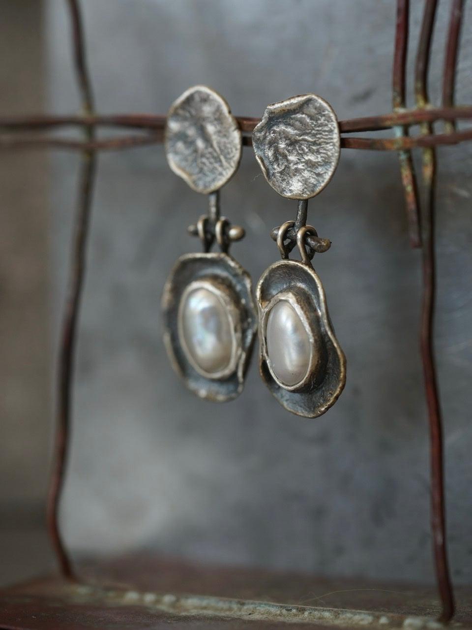 Melted series, freshwater pearl earrings