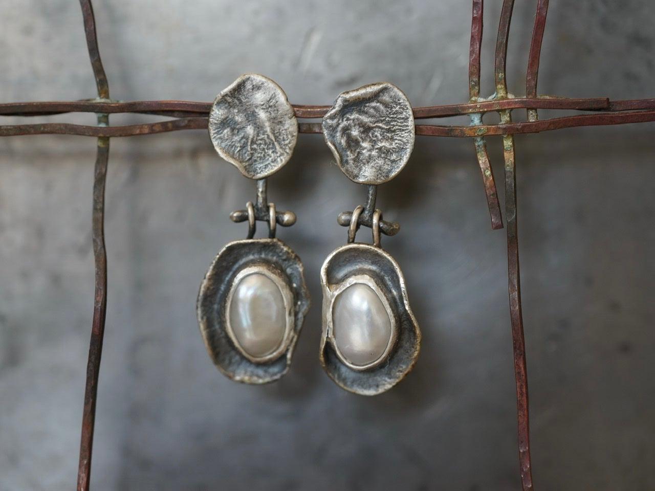 Melted series, freshwater pearl earrings