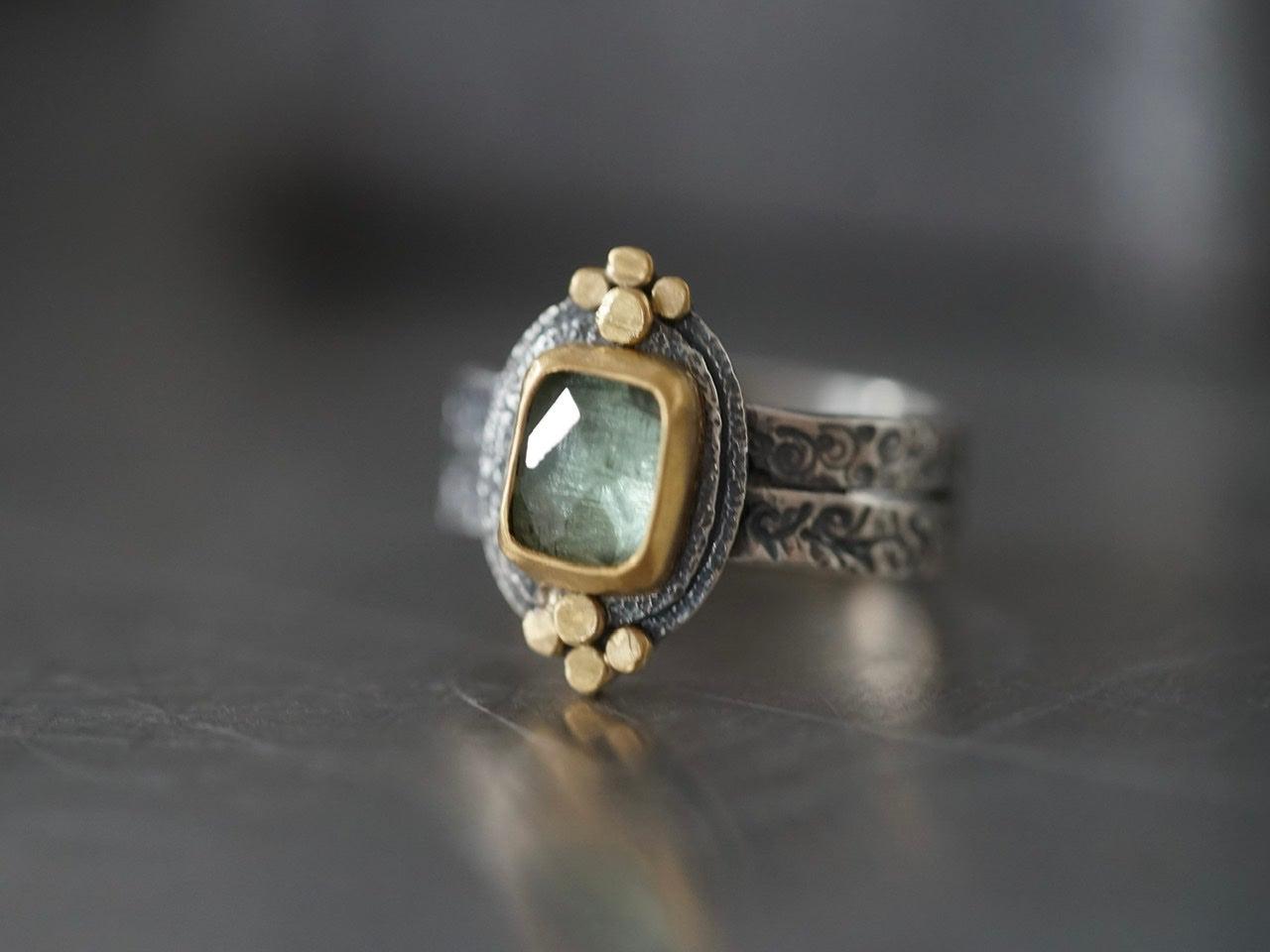 Queens ring, green tourmaline and 22k gold, size 8.5