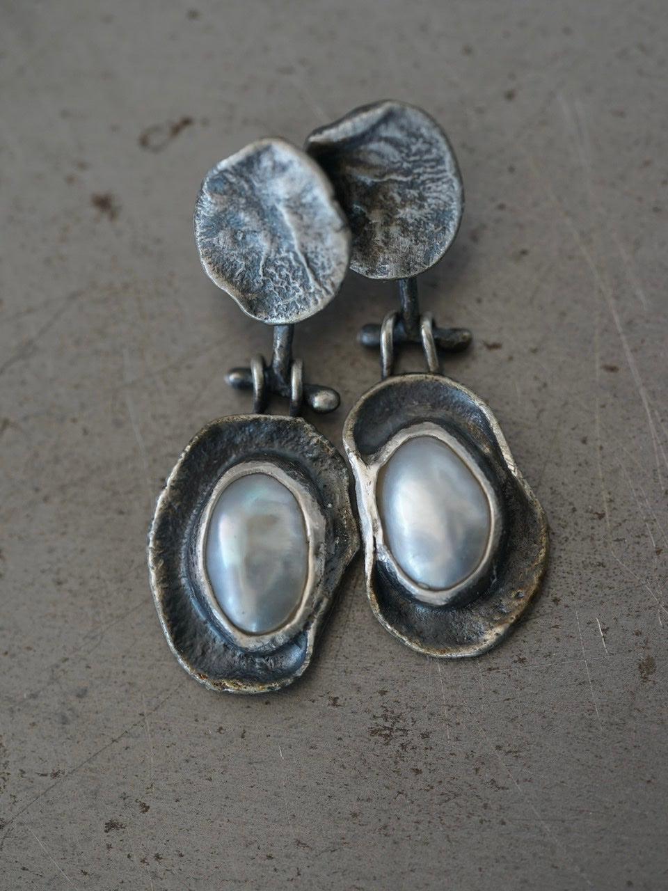 Melted series, freshwater pearl earrings