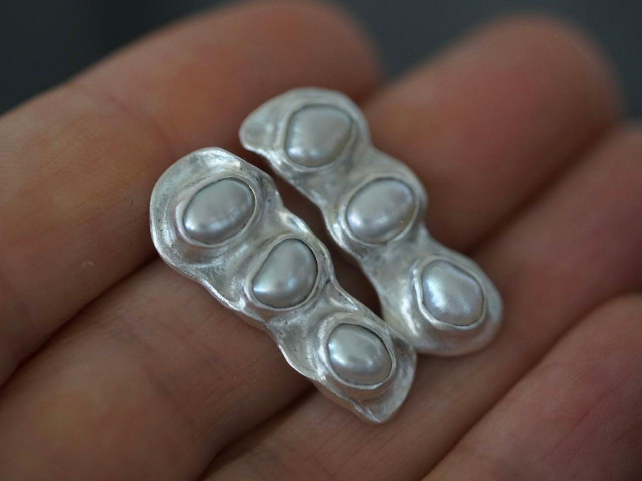 Organic pearl post earrings, large
