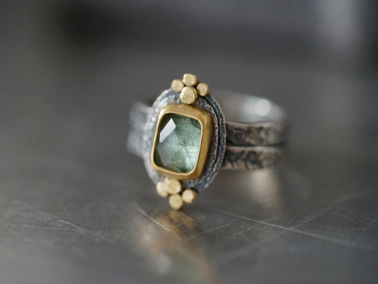 Queens ring, green tourmaline and 22k gold, size 8.5