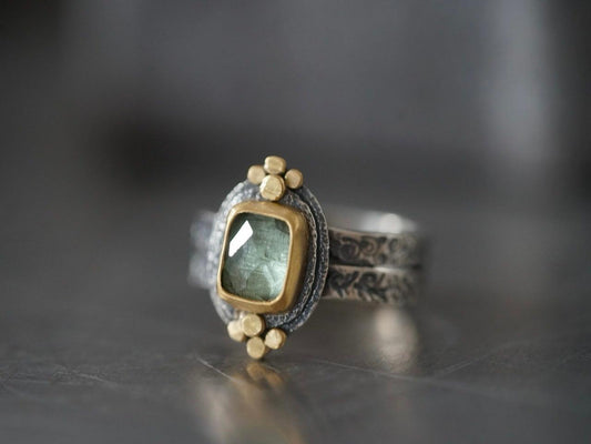 Queens ring, green tourmaline and 22k gold, size 8.5
