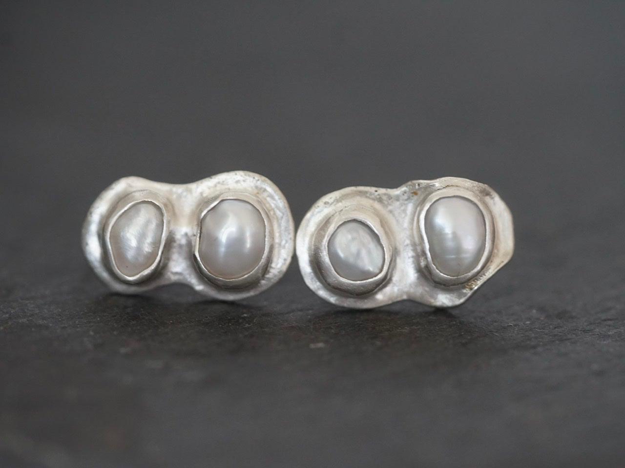 Organic pearl post earrings, small