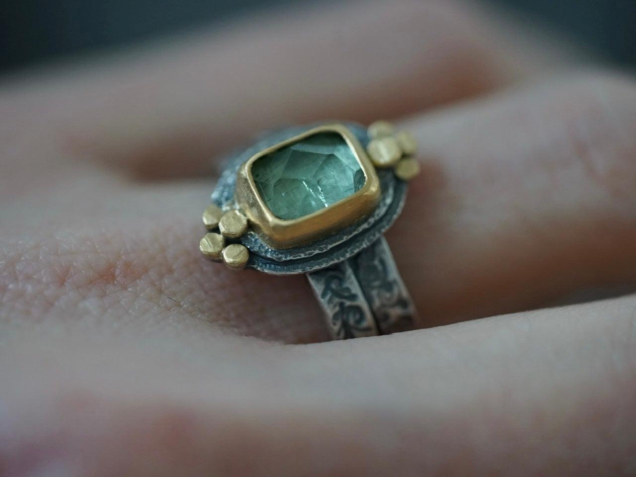 Queens ring, green tourmaline and 22k gold, size 8.5
