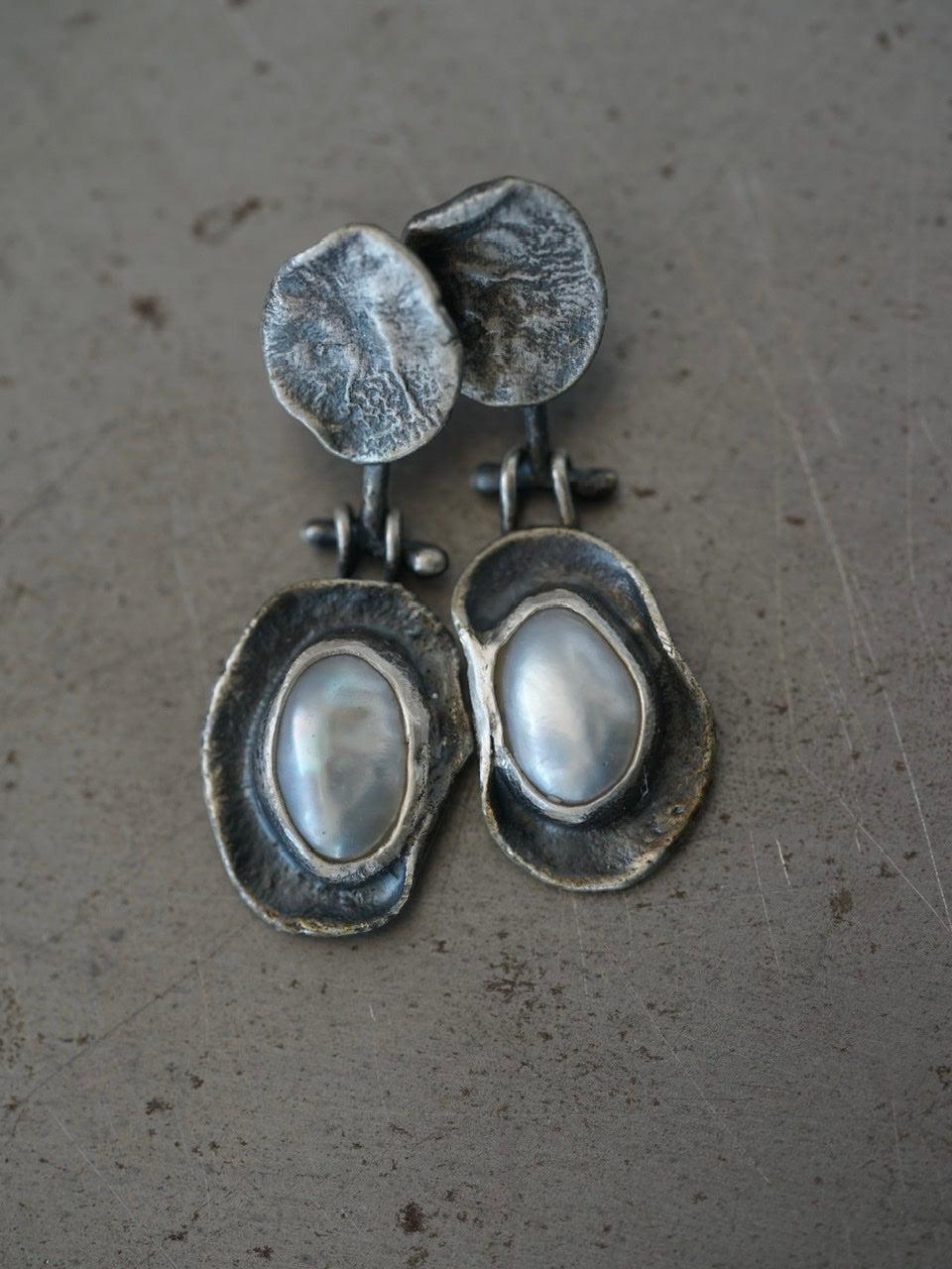 Melted series, freshwater pearl earrings