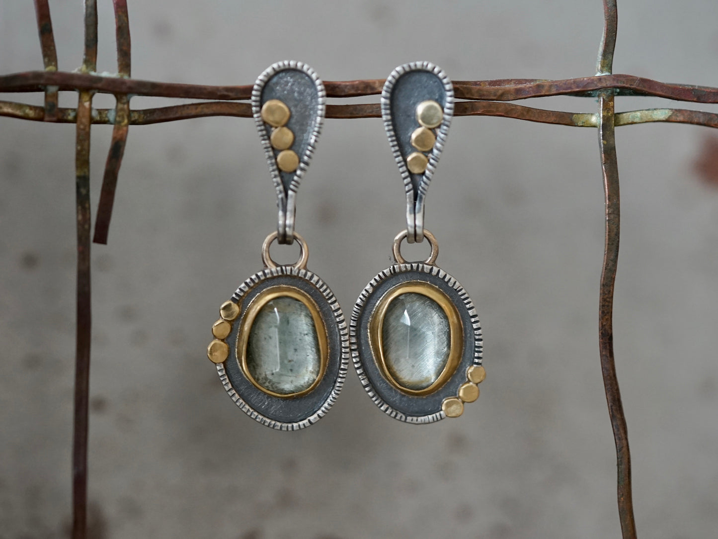 Elegant aquamarine and gold earrings