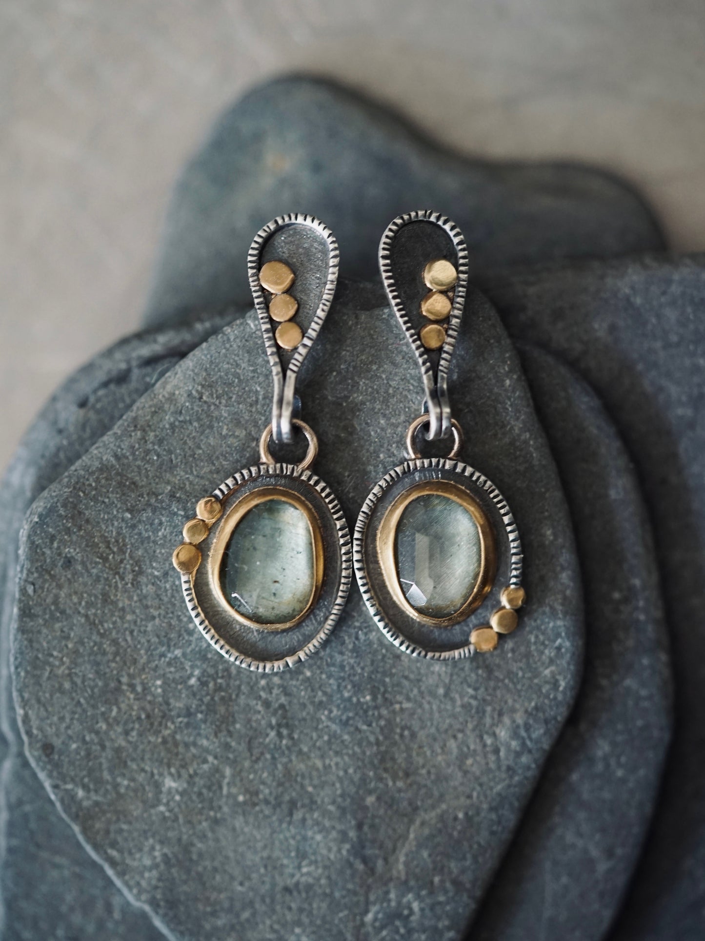 Elegant aquamarine and gold earrings