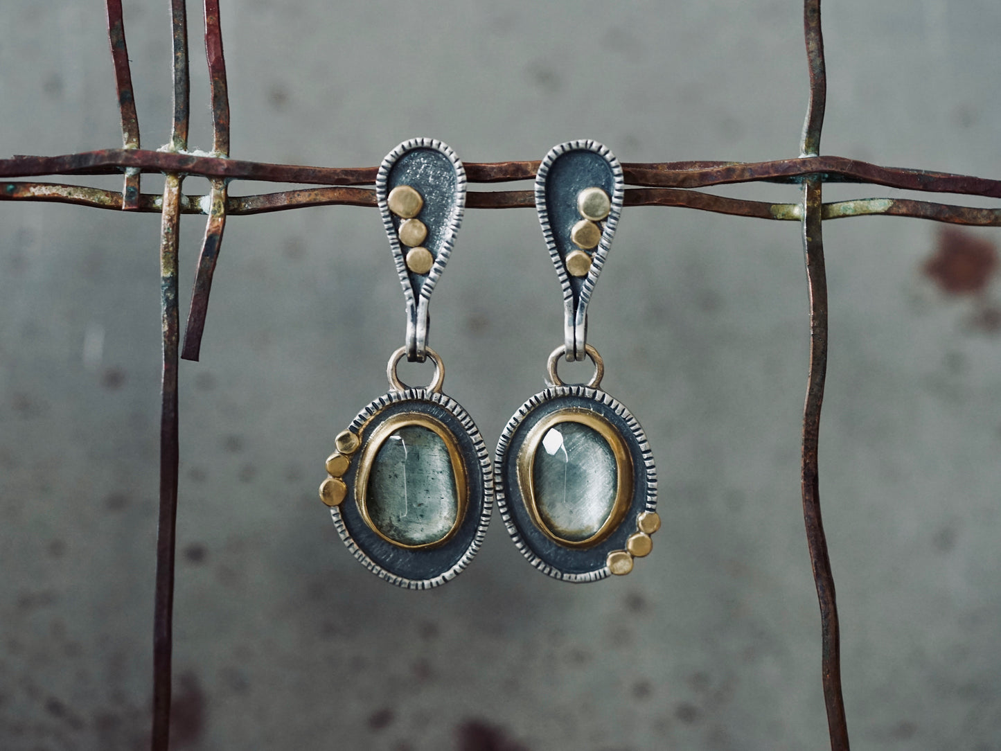 Elegant aquamarine and gold earrings