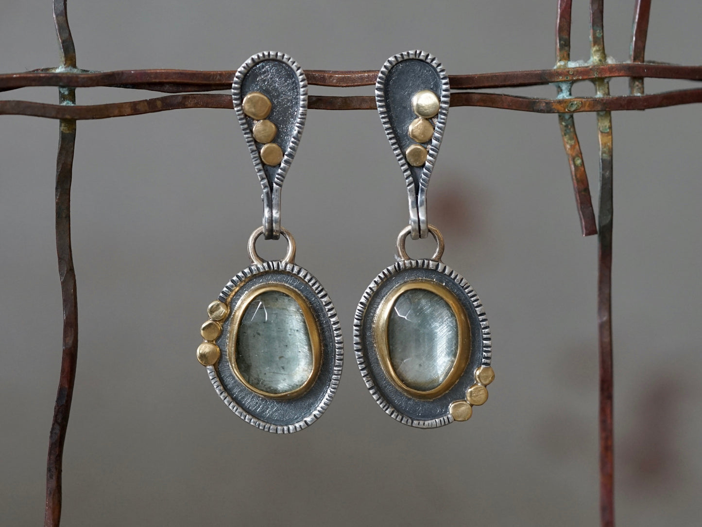 Elegant aquamarine and gold earrings