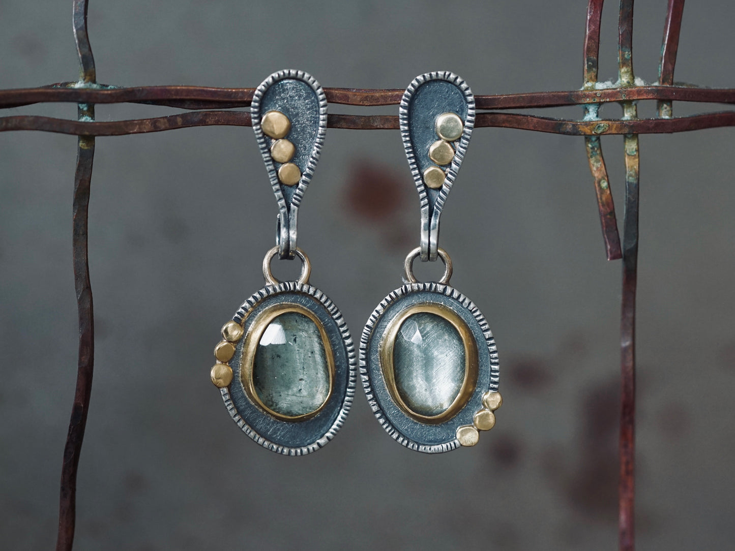 Elegant aquamarine and gold earrings