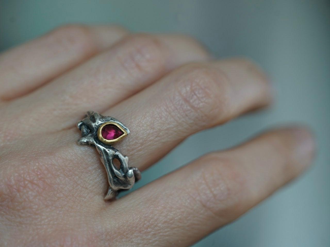 Garnet twig ring US size 7