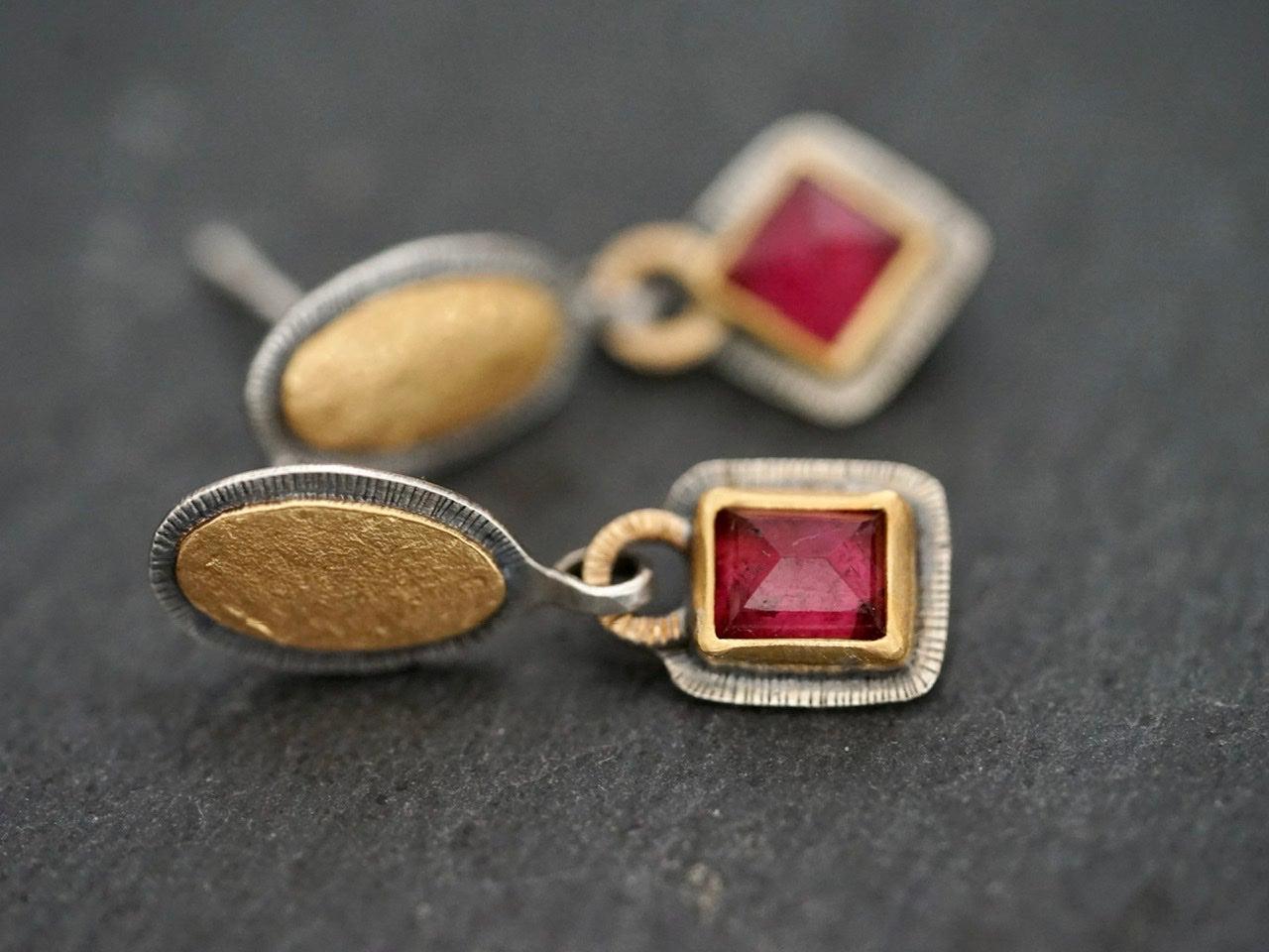 Asymmetrical pink tourmaline and 218K gold earrings