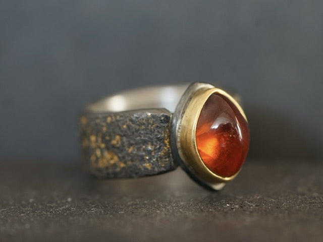 Exquisite hessonite garnet and gold ring, size 6