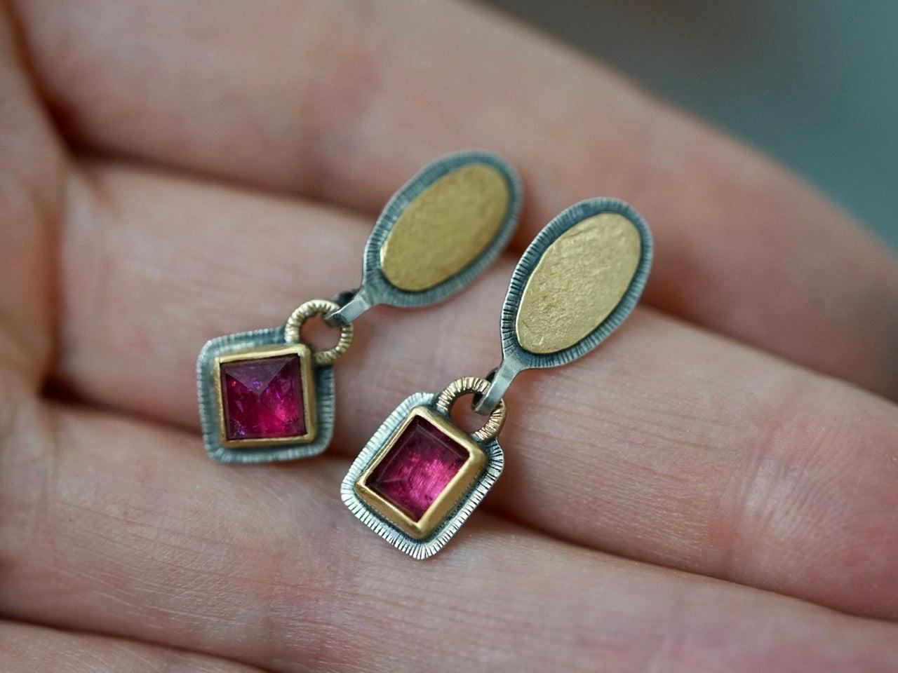 Asymmetrical pink tourmaline and 218K gold earrings