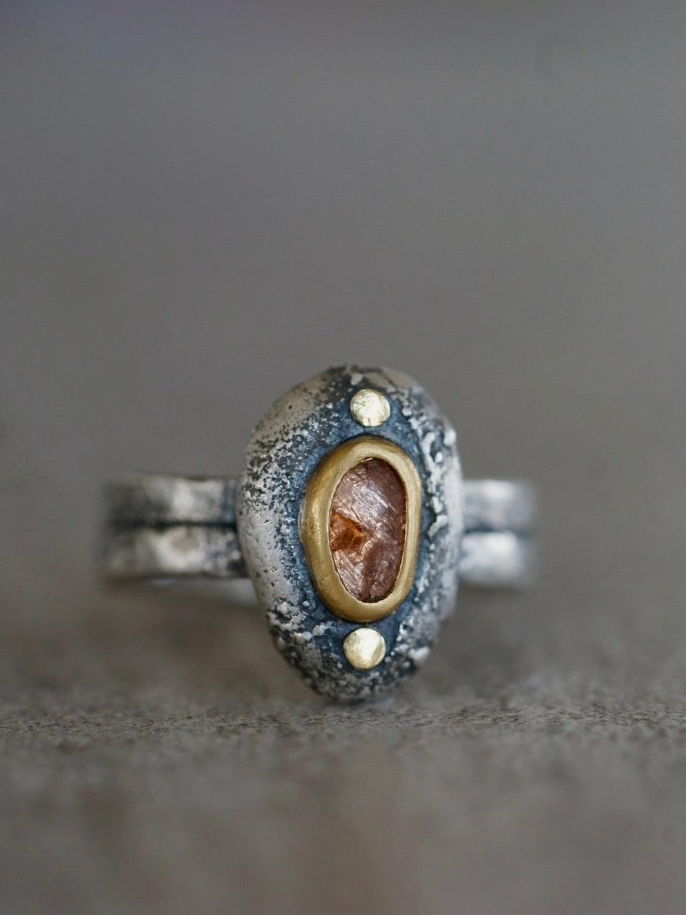 Spinel and 22 k gold pebble ring, size 6.75