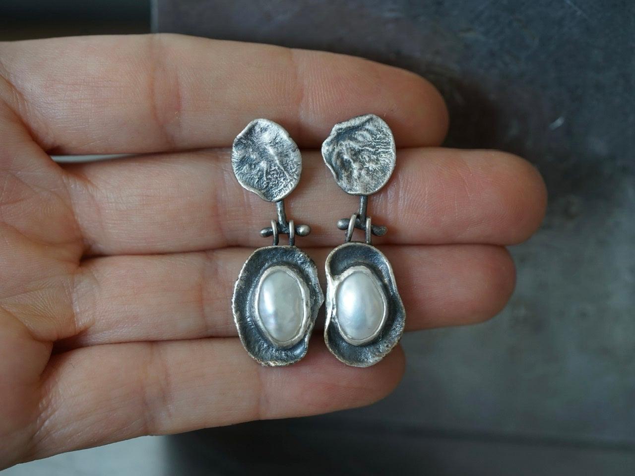 Melted series, freshwater pearl earrings