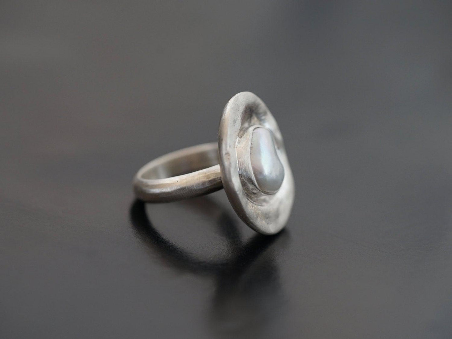 Freshwater pearl and sterling silver statement ring, size 6.25